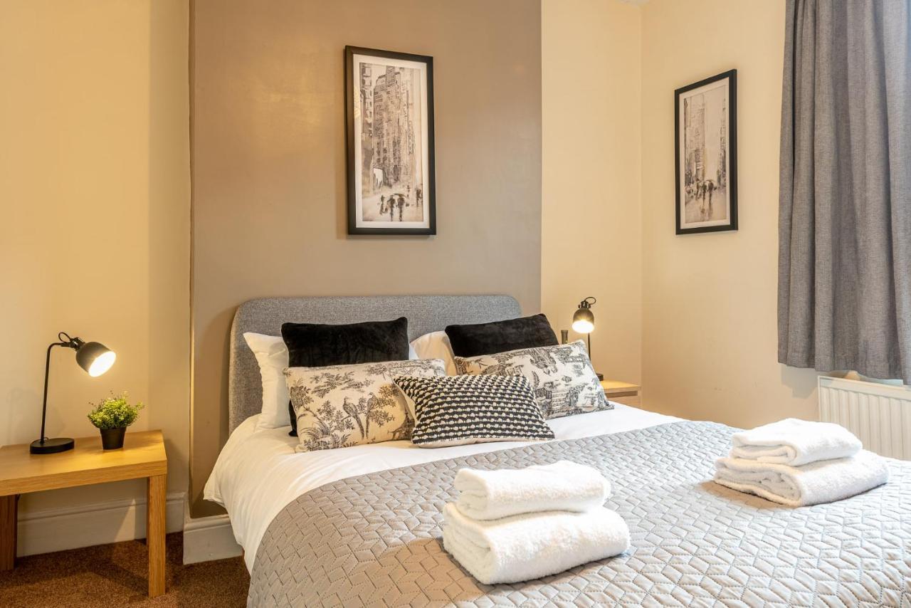 3 Bedroom Home Sleeps 5 Close To Chester City Centre Welcomes Couples, Small Groups, Families And Contractors Экстерьер фото