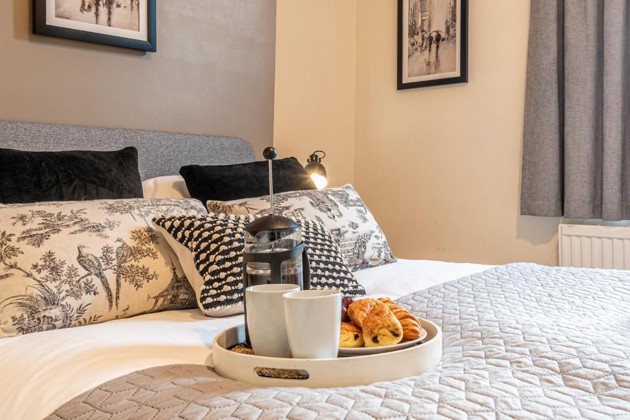 3 Bedroom Home Sleeps 5 Close To Chester City Centre Welcomes Couples, Small Groups, Families And Contractors Экстерьер фото
